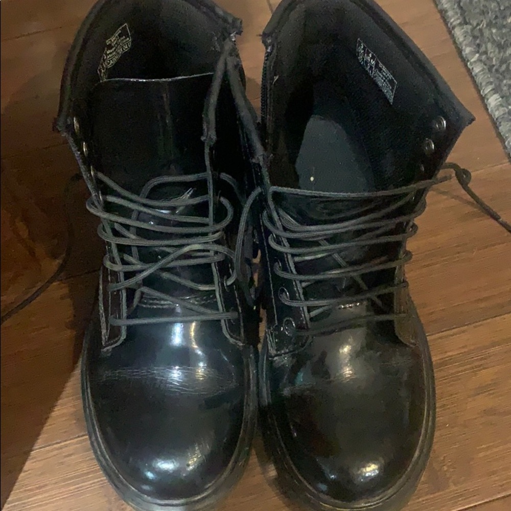 Dr. Martens Patent Leather US M 4 (Youth)